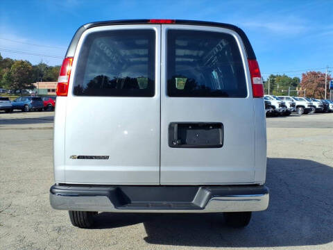 2025 Chevrolet Express 2500