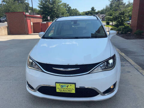 2017 Chrysler Pacifica Touring-L
