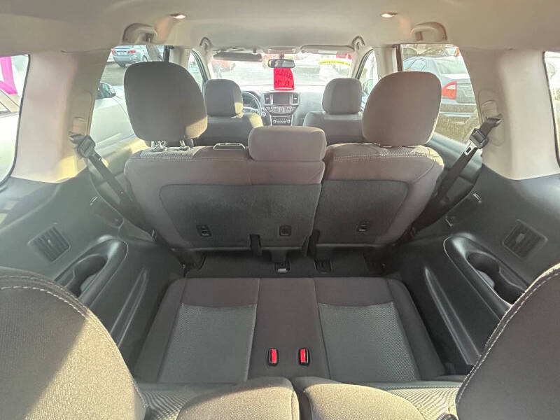 2017 Nissan Pathfinder SV