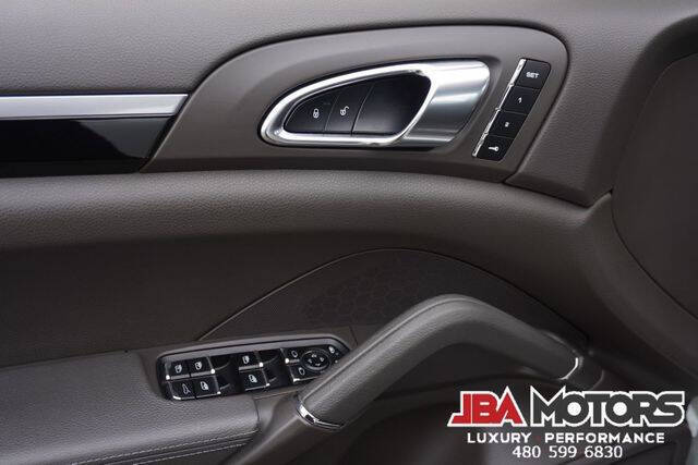 2017 Porsche Cayenne Platinum Edition