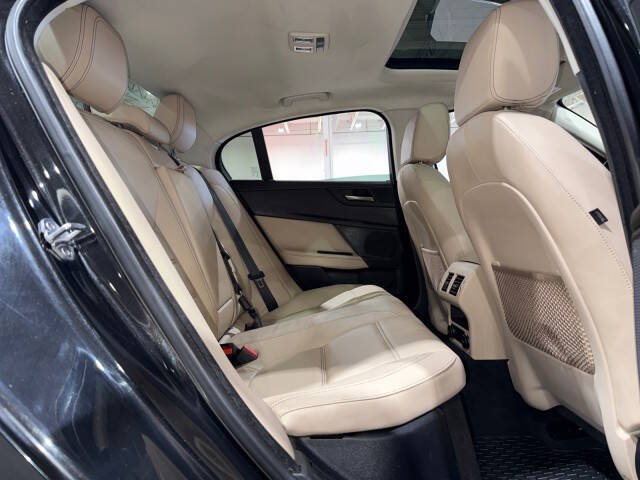 2017 Jaguar XE 20d Prestige