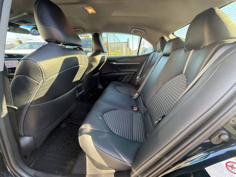 2019 Toyota Camry Hybrid SE