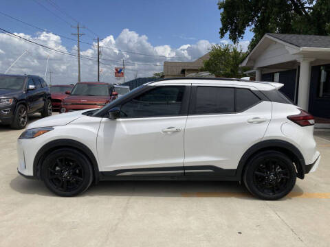 2023 Nissan Kicks SR