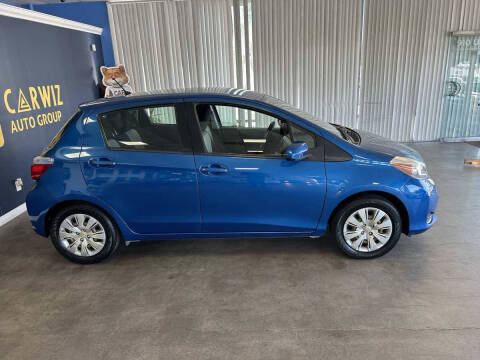 2012 Toyota Yaris 5-Door LE