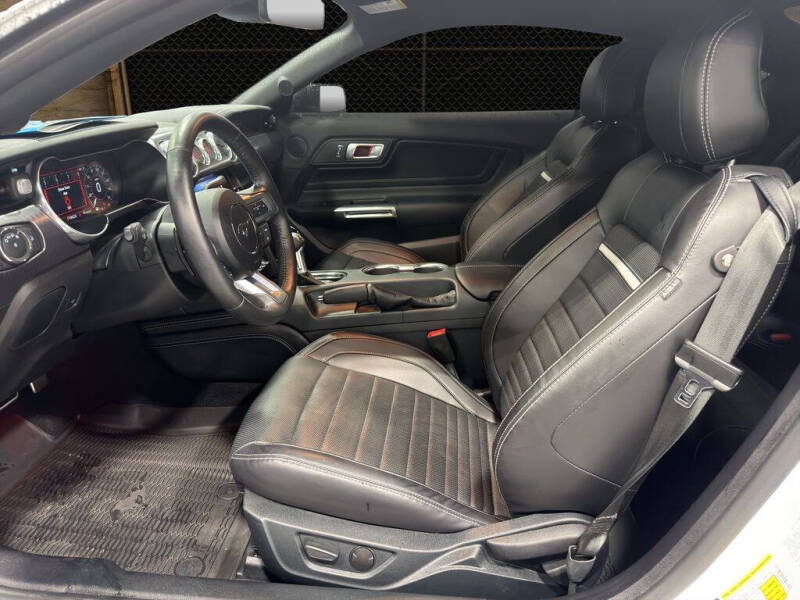 2022 Ford Mustang Mach 1