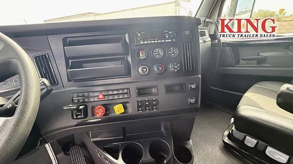 2024 Freightliner Cascadia