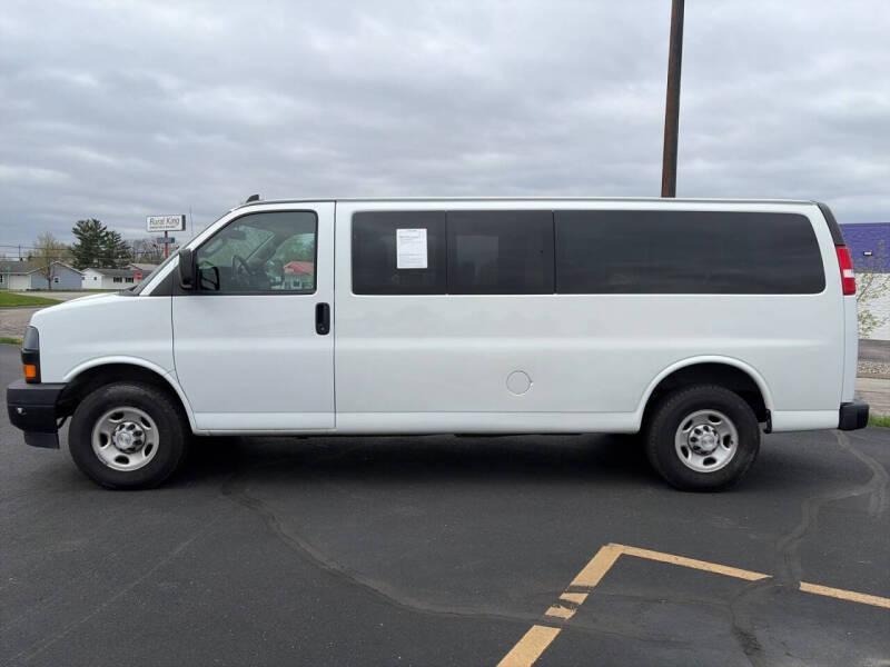 2022 Chevrolet Express LS 3500