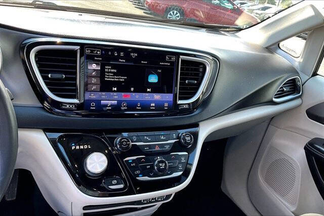 2022 Chrysler Pacifica Touring L