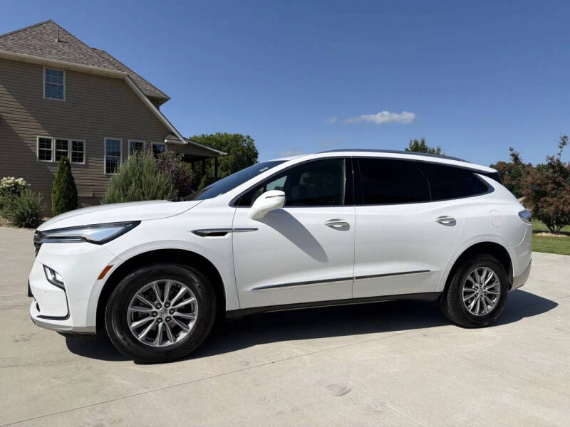 2023 Buick Enclave Essence