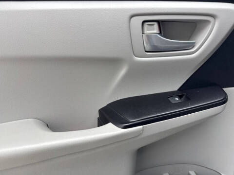 2017 Toyota Camry LE