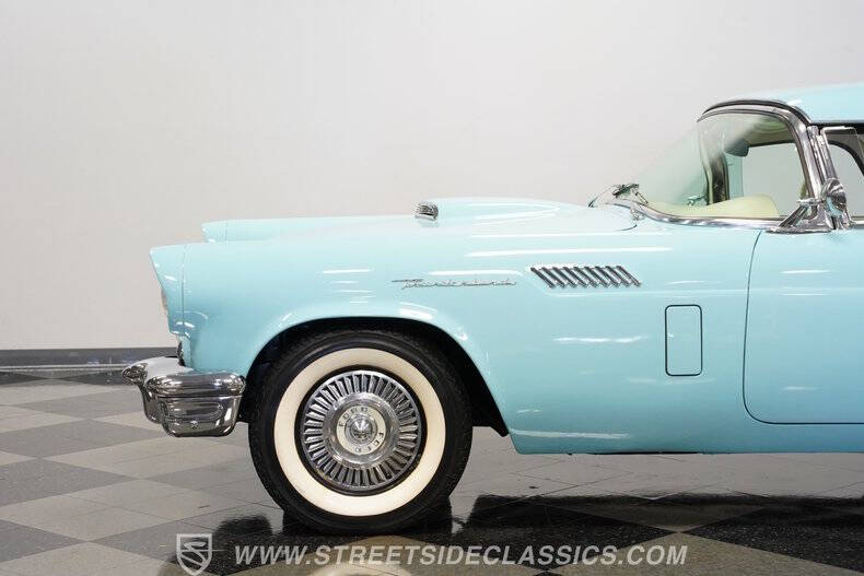 1957 Ford Thunderbird