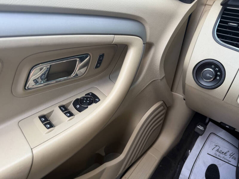 2015 Ford Taurus SEL