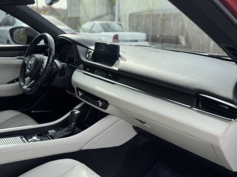 2018 Mazda MAZDA6 Signature