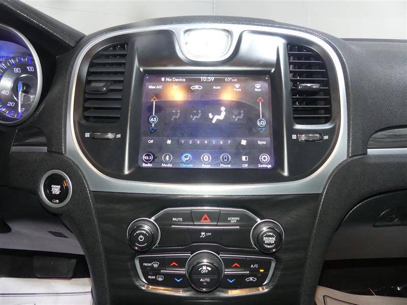 2018 Chrysler 300