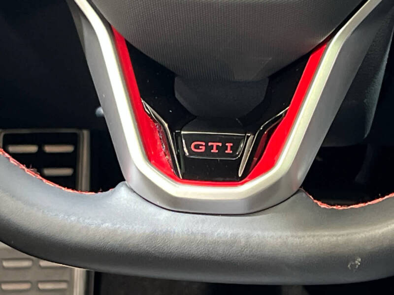 2024 Volkswagen Golf GTI SE