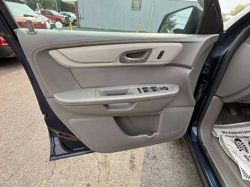 2017 Chevrolet Traverse LT