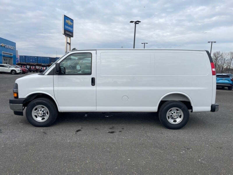 2025 Chevrolet Express 2500