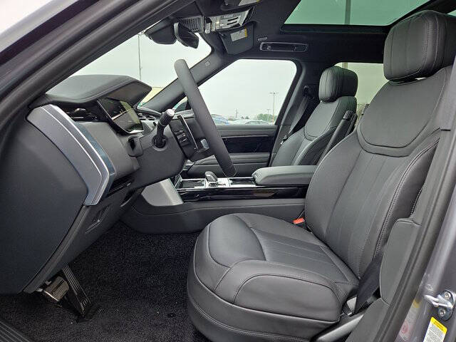 2025 Land Rover Range Rover P530 SE