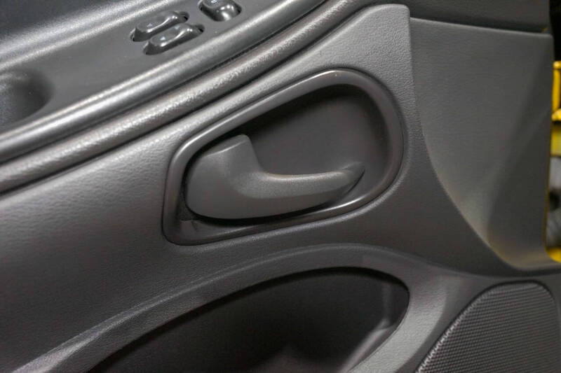 2004 Ford Mustang Mach 1 Premium
