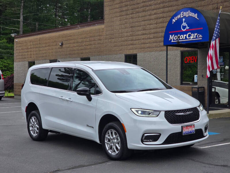 Used 2024 Chrysler Pacifica Touring with VIN 2C4RC1FG7RR176944 for sale in Hudson, NH