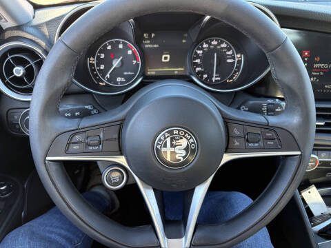 2017 Alfa Romeo Giulia Ti