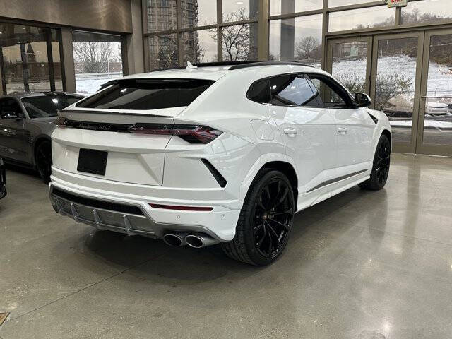 2022 Lamborghini Urus