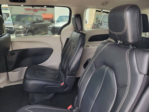 2022 Chrysler Pacifica Touring L
