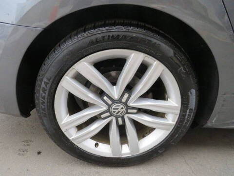 2017 Volkswagen Passat 1.8T SEL Premium