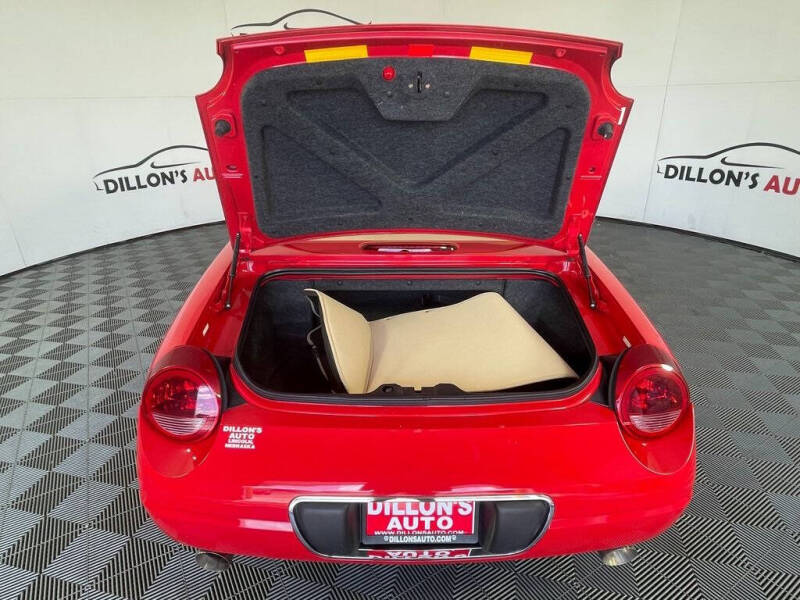 2005 Ford Thunderbird Deluxe