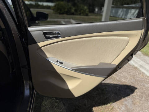 2013 Hyundai Accent GLS