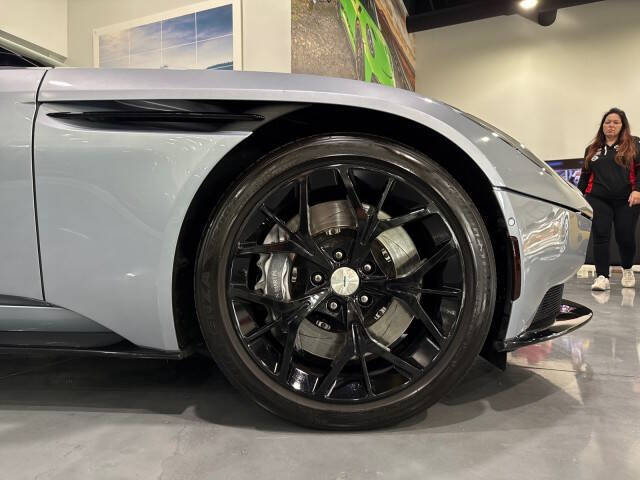 2019 Aston Martin DB11 V8