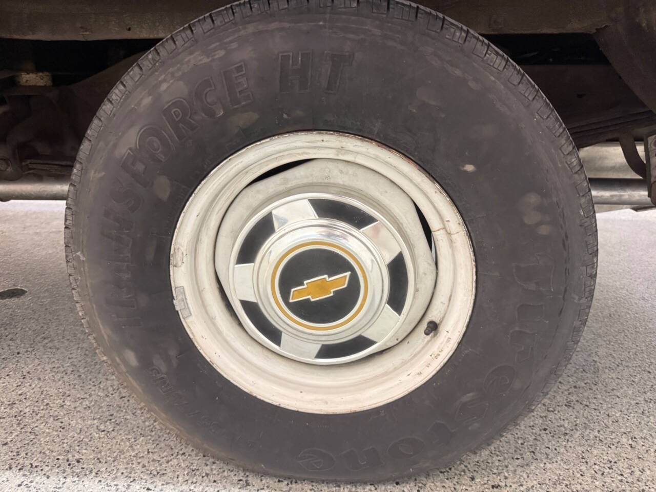 1977 Chevrolet Suburban 23