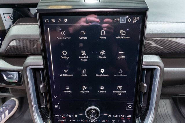 2025 GMC Yukon Elevation