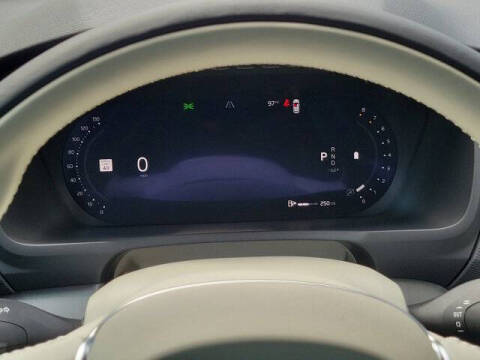2025 Volvo XC90 B5 Core Bright Theme