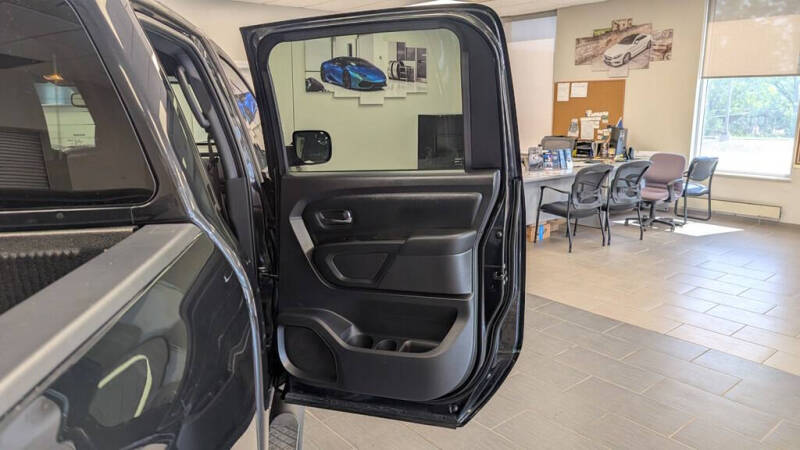 2019 Nissan Titan SV