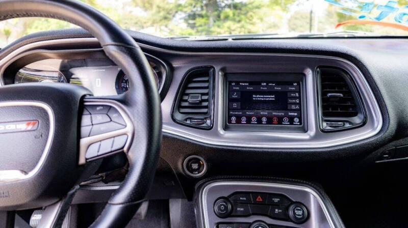 2019 Dodge Challenger SXT