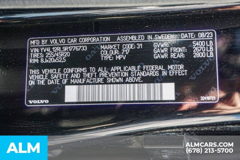 2024 Volvo XC60 B5 Plus Dark Theme