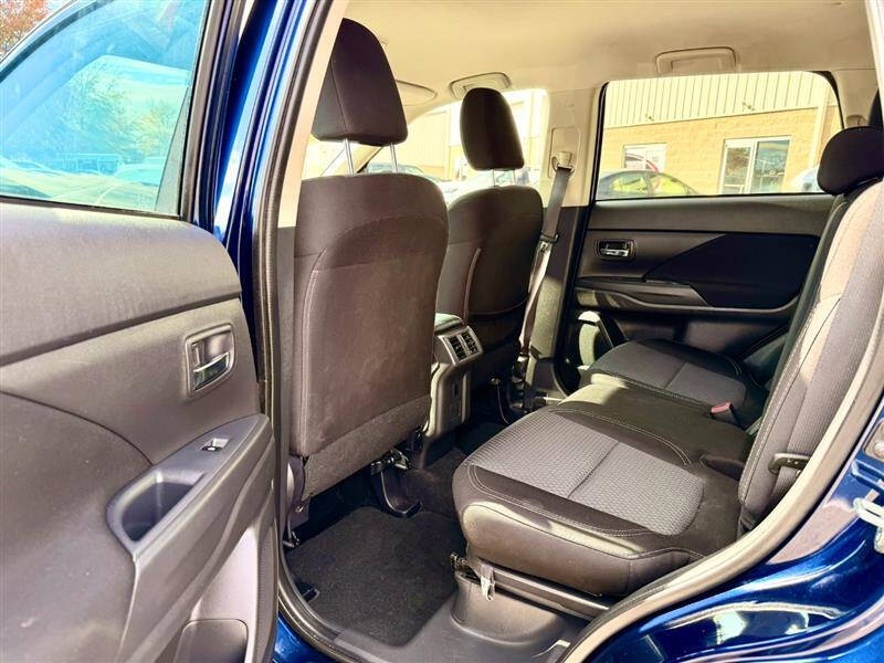 2020 Mitsubishi Outlander ES