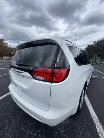 2020 Chrysler Voyager LXi