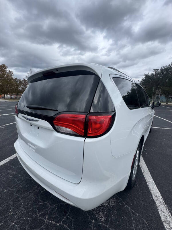 2020 Chrysler Voyager LXi