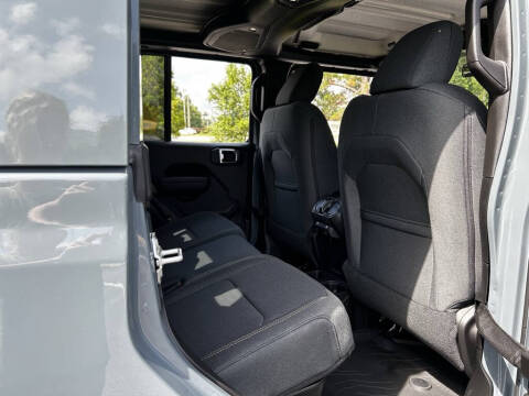 2025 Jeep Gladiator Sport