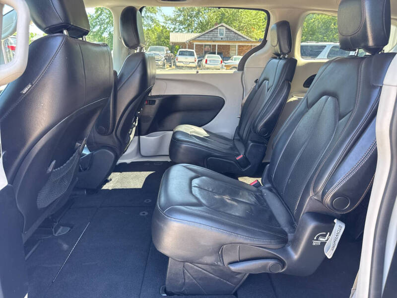 2020 Chrysler Pacifica Touring L