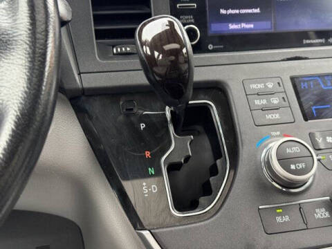 2020 Toyota Sienna XLE Premium 8-Passenger