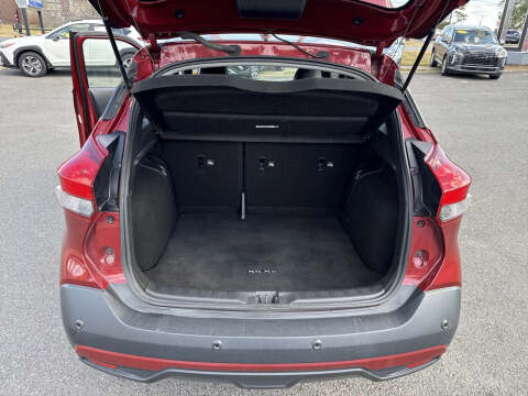 2020 Nissan Kicks SR