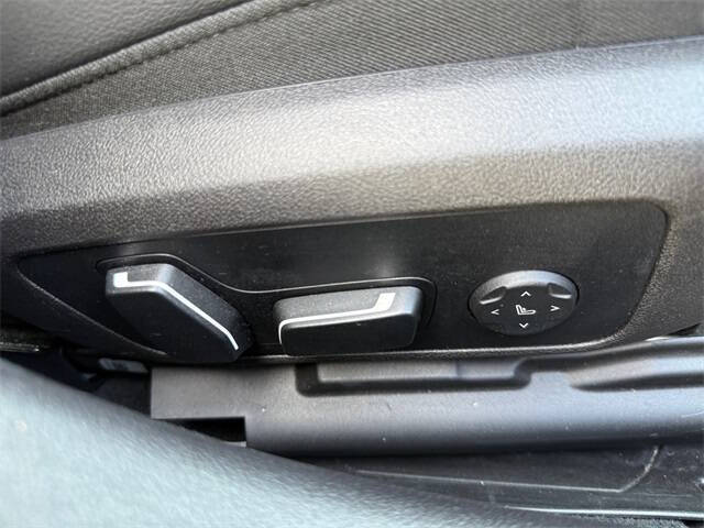 2024 BMW 3 Series 330i