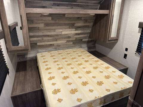 2022 Crossroads RV ZINGER M280RB