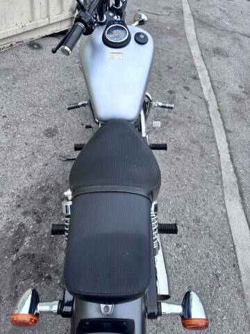 2018 Suzuki Boulevard S40