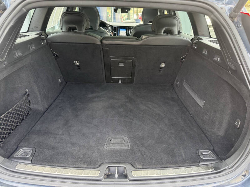 2020 Volvo V60 T5 Momentum