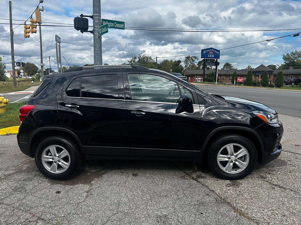 2020 Chevrolet Trax for sale at ONE PRICE AUTO in Mount Clemens, MI