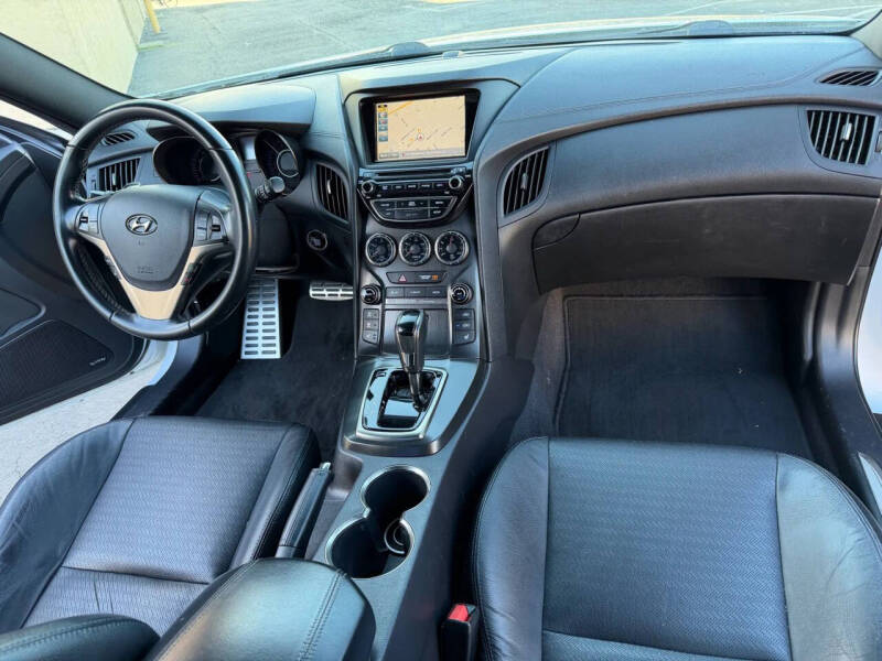 2016 Hyundai Genesis Coupe